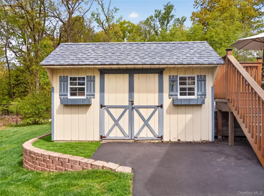21 Foxcroft Drive Nanuet NY 10954