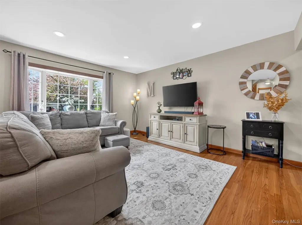 21 Foxcroft Drive Nanuet NY 10954