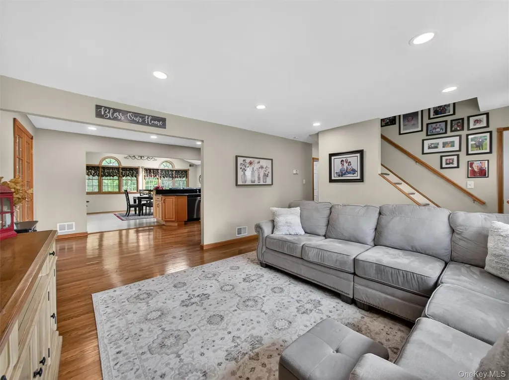 21 Foxcroft Drive Nanuet NY 10954