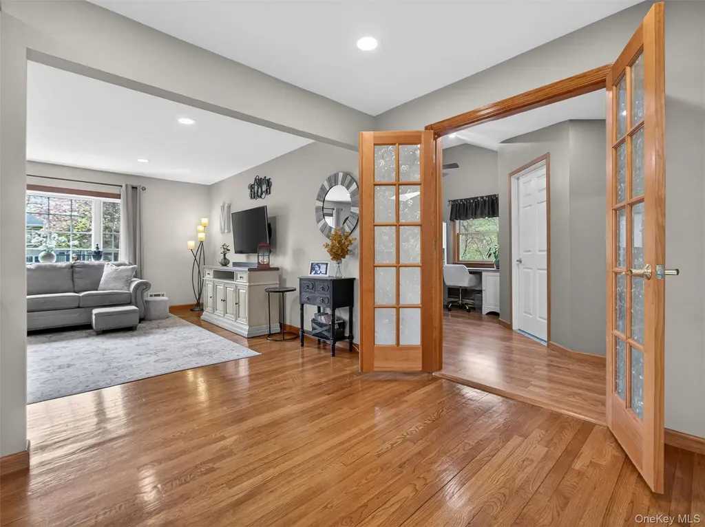 21 Foxcroft Drive Nanuet NY 10954