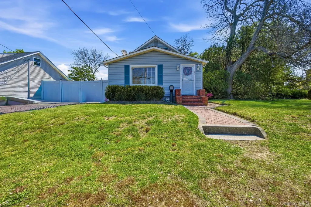 109 Grove Avenue Patchogue NY 11772