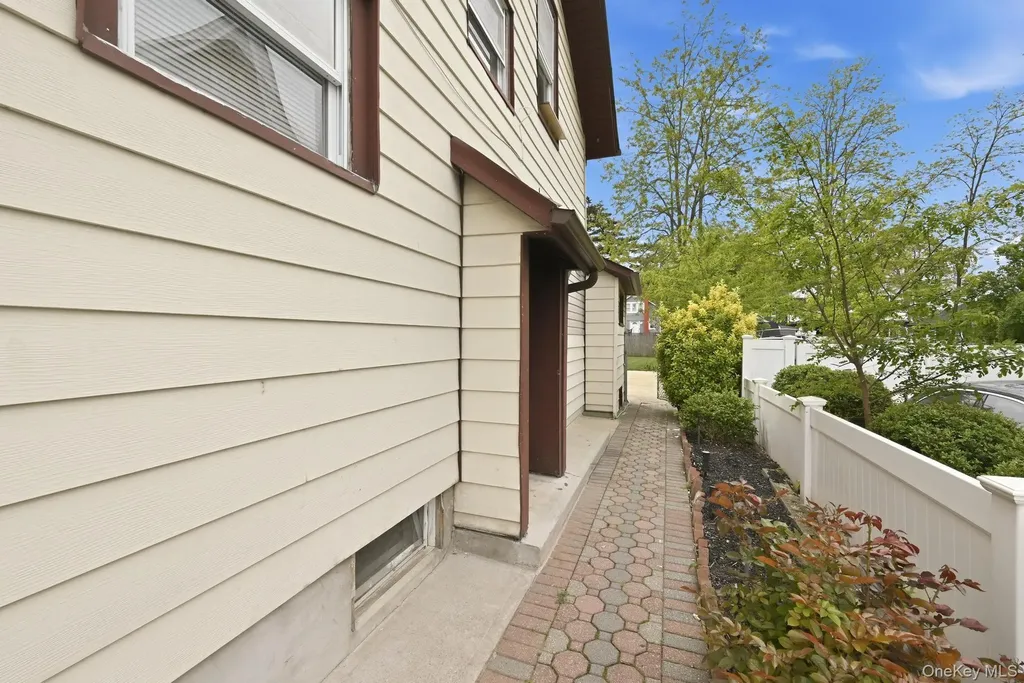 50 Leonard Avenue Freeport NY 11520
