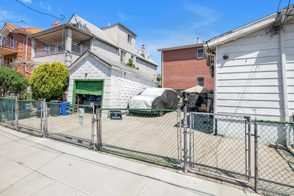 77-01 45th Avenue Flushing NY 11373