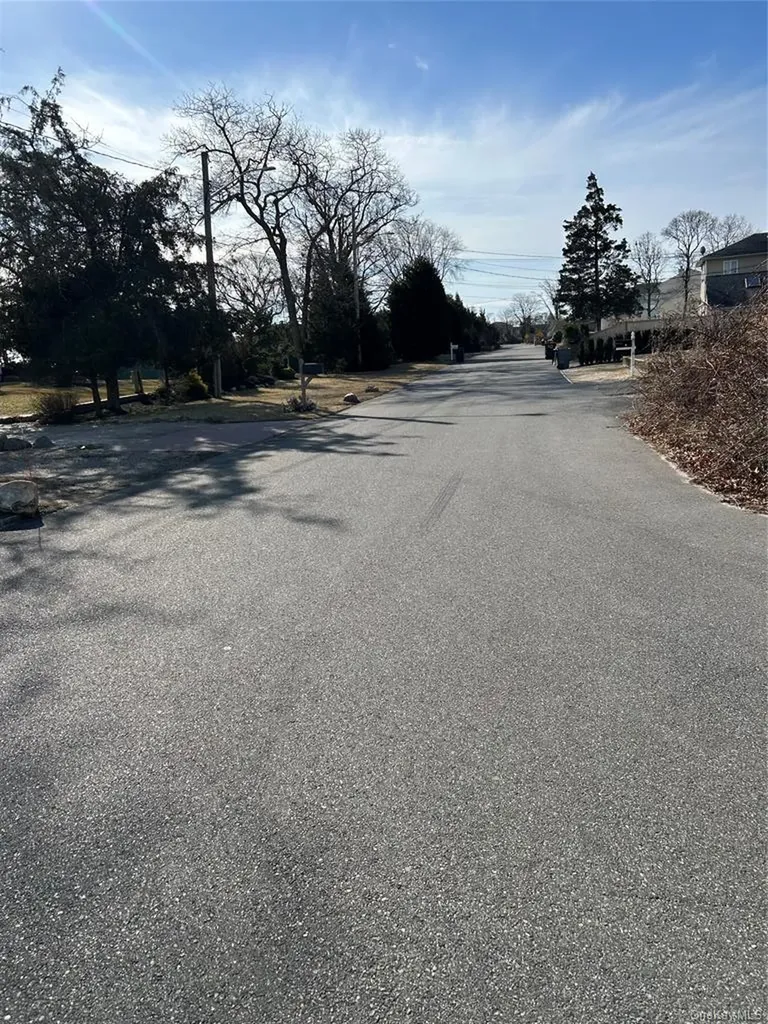 Abby Lane Shirley NY 11967
