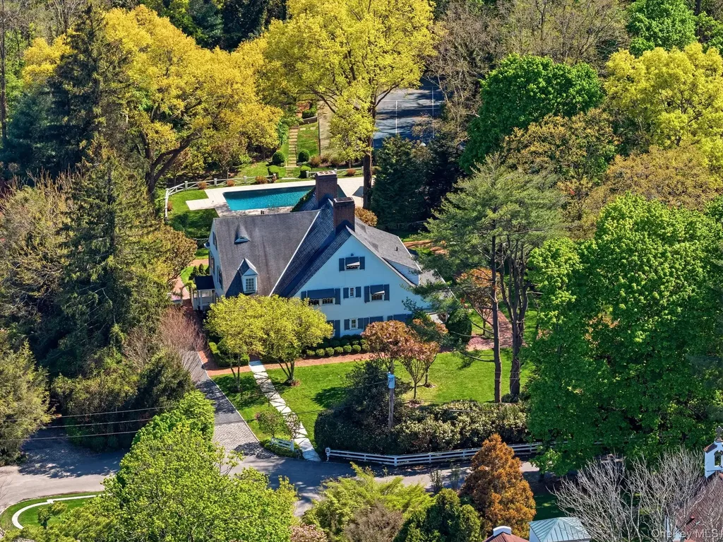 42 Clocktower Lane Old Westbury NY 11568
