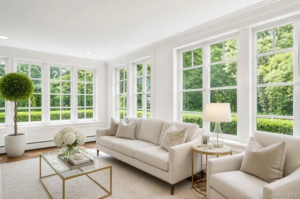 42 Clocktower Lane Old Westbury NY 11568