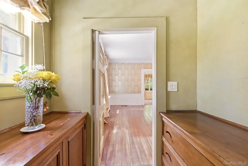 42 Clocktower Lane Old Westbury NY 11568