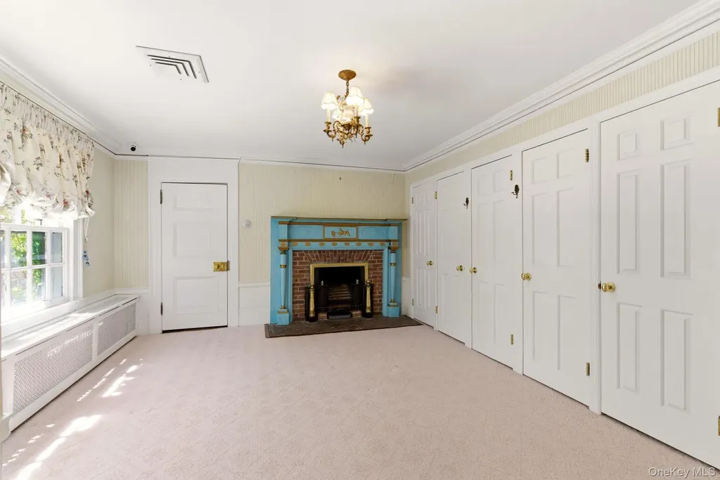 42 Clocktower Lane Old Westbury NY 11568