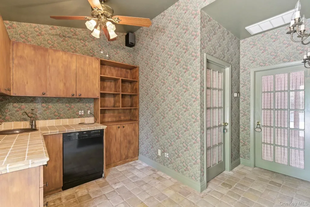 42 Clocktower Lane Old Westbury NY 11568