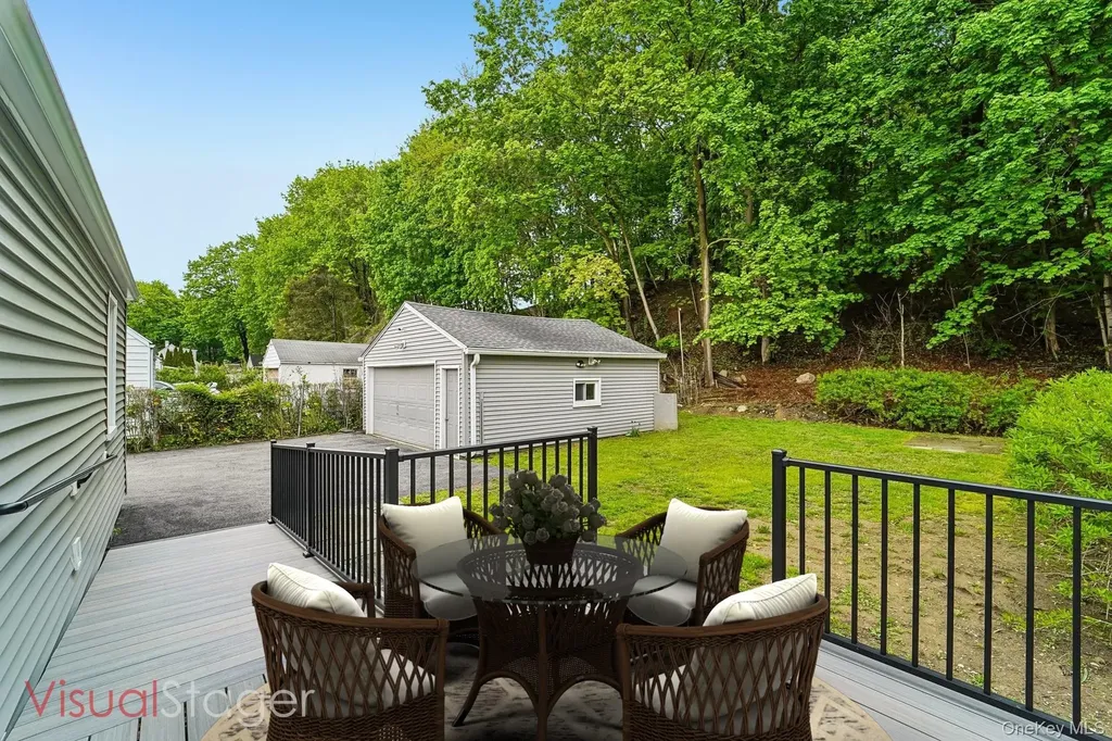 841 King Street Peekskill NY 10566