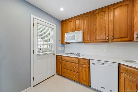 841 King Street Peekskill NY 10566