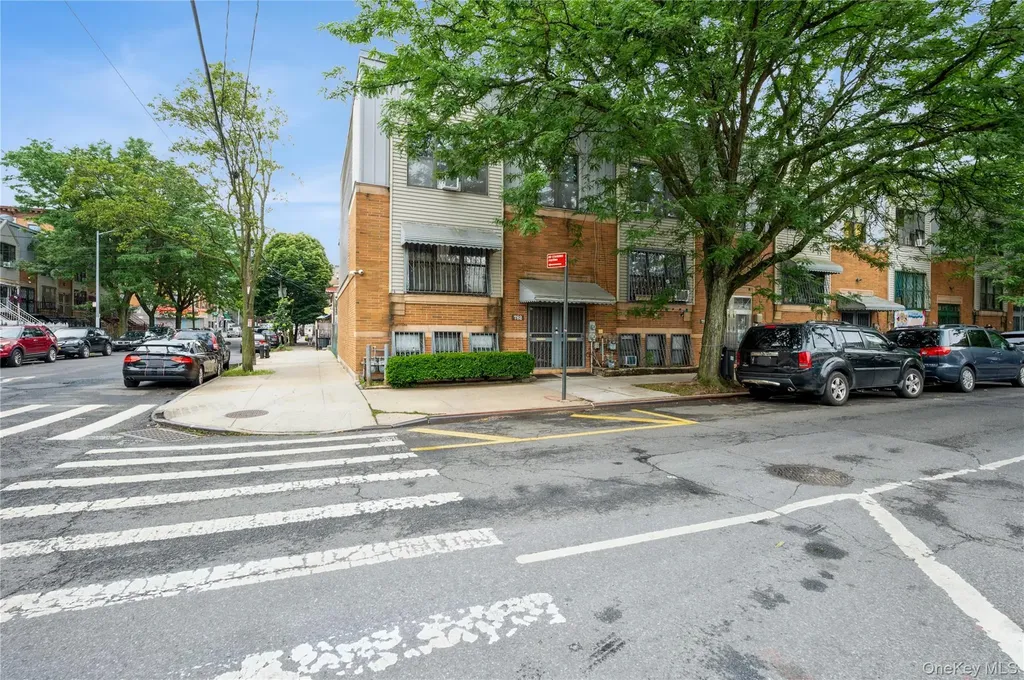 782 E 179th Street Bronx NY 10460