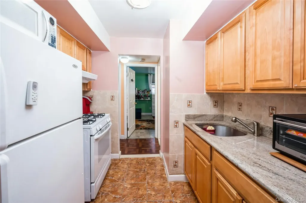 782 E 179th Street Bronx NY 10460