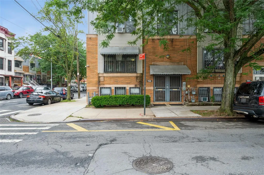 782 E 179th Street Bronx NY 10460