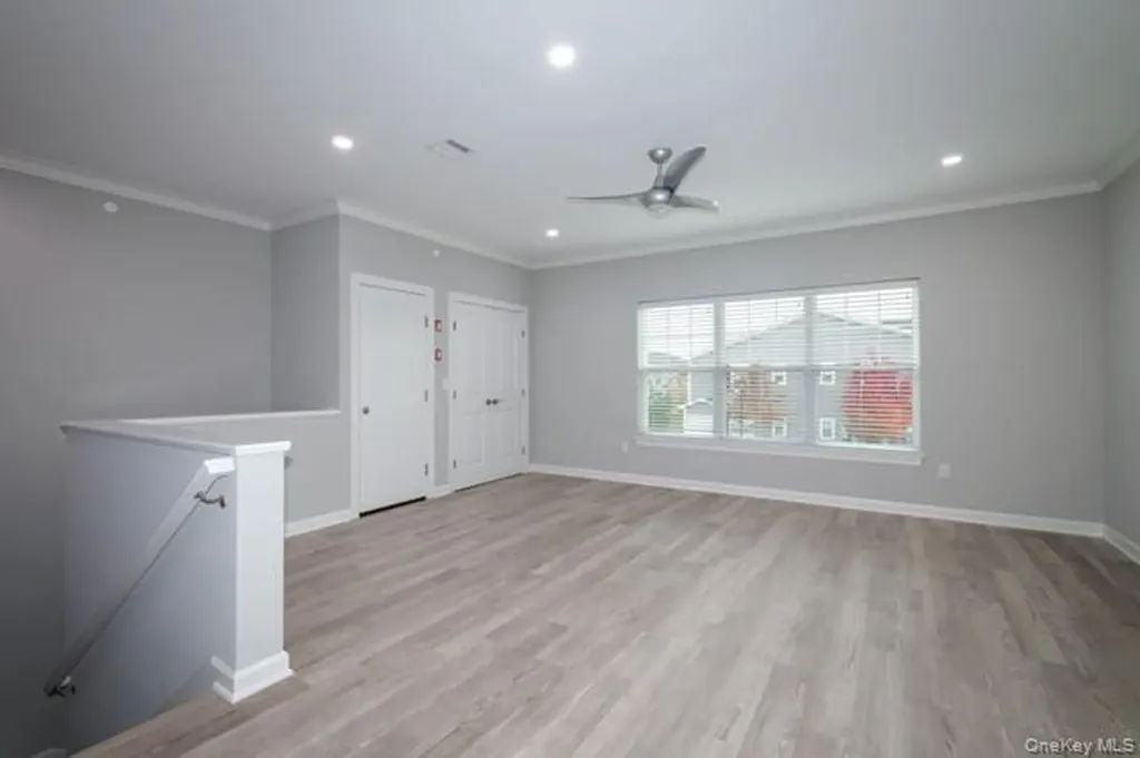 126 Sutton Court Deer Park NY 11729