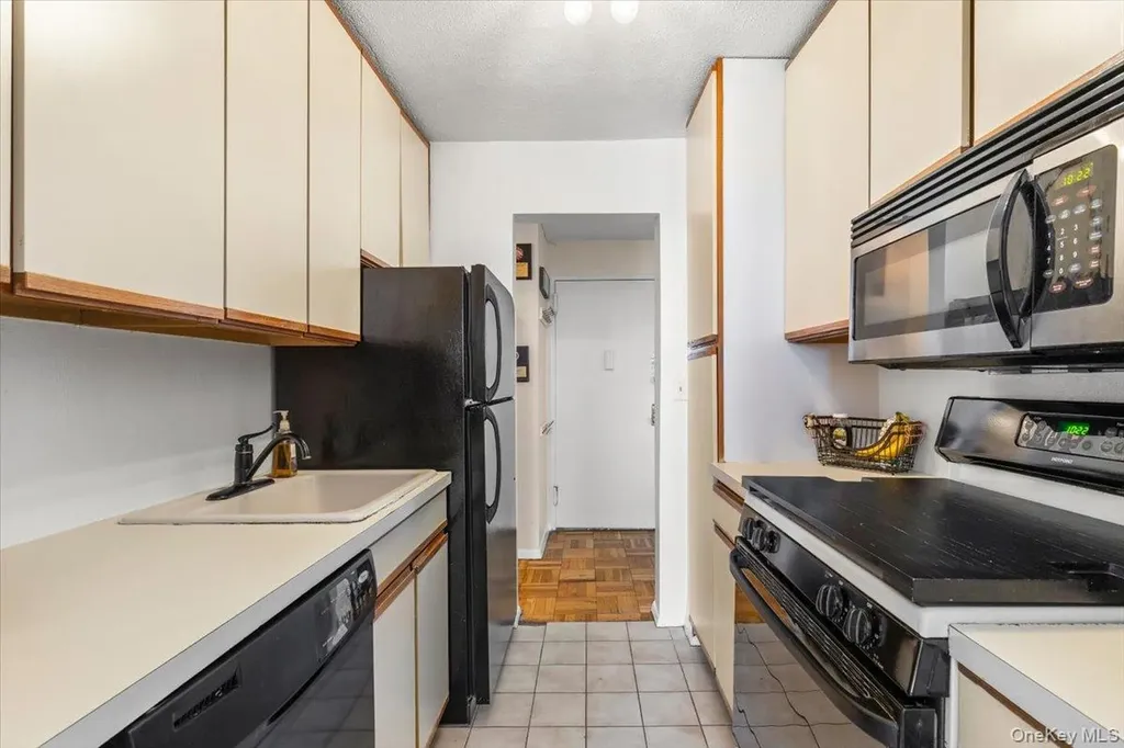 1841 Central Park Avenue Yonkers NY 10710