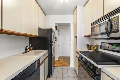 1841 Central Park Avenue Yonkers NY 10710