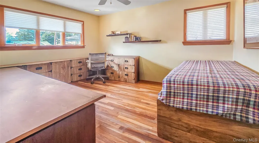 29 Serpentine Lane Old Bethpage NY 11804