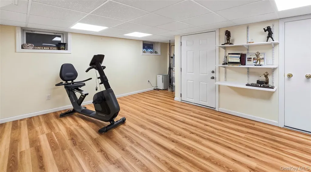29 Serpentine Lane Old Bethpage NY 11804
