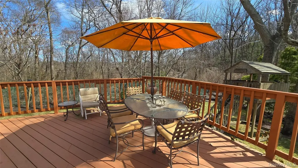 29 Serpentine Lane Old Bethpage NY 11804
