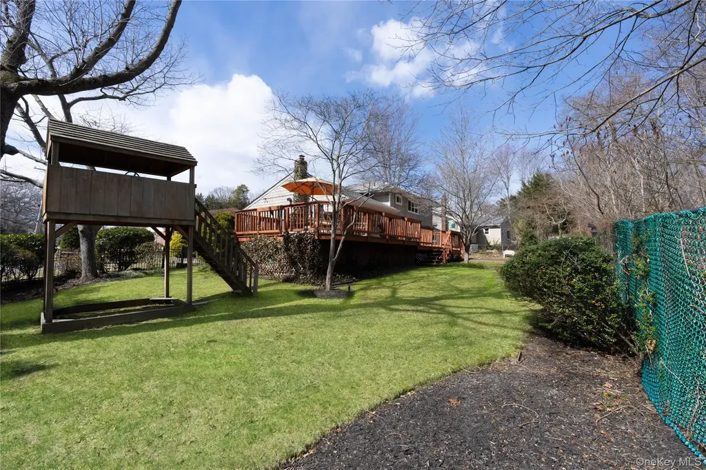 29 Serpentine Lane Old Bethpage NY 11804