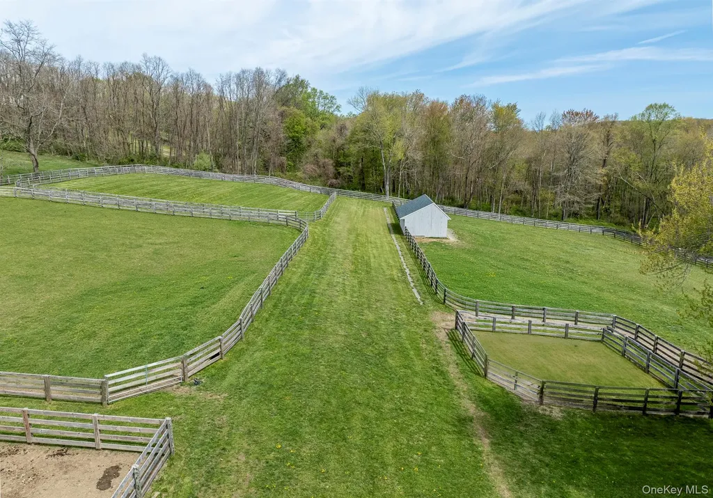 4 Star Cobb Lane Brewster NY 10509