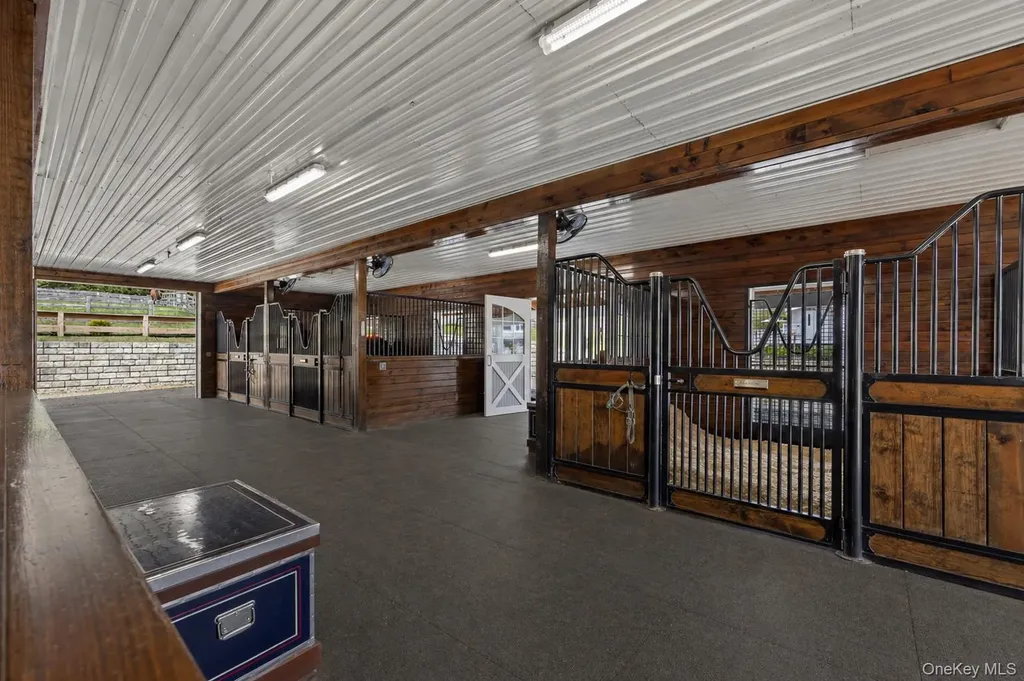 4 Star Cobb Lane Brewster NY 10509