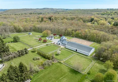 4 Star Cobb Lane Brewster NY 10509