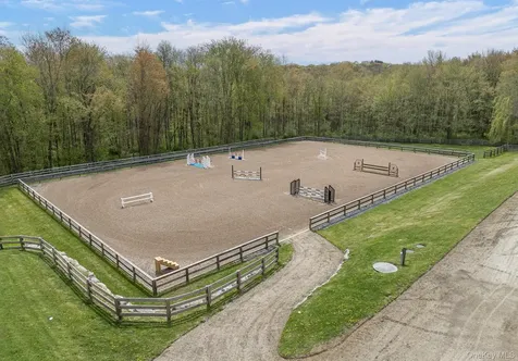4 Star Cobb Lane Brewster NY 10509