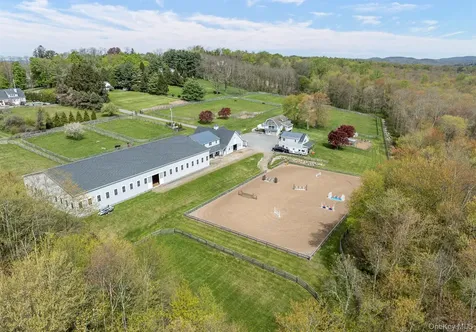 4 Star Cobb Lane Brewster NY 10509
