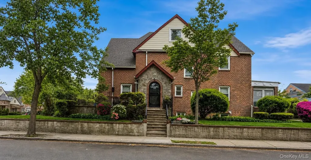 6402 Ellwell Crescent Rego Park NY 11374
