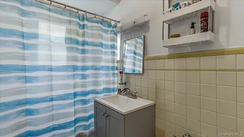 6402 Ellwell Crescent Rego Park NY 11374