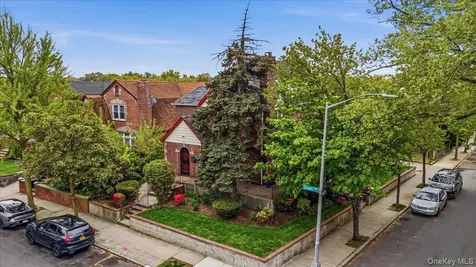 6402 Ellwell Crescent Rego Park NY 11374