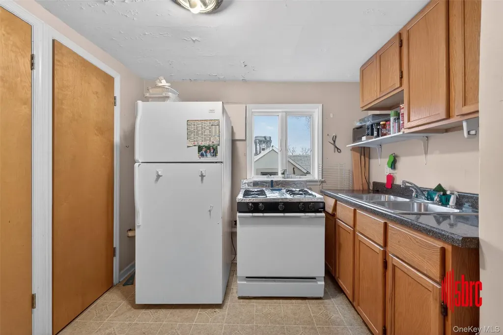 1049 E 12th Street Brooklyn NY 11230