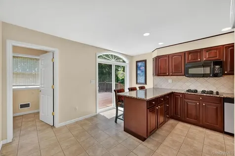 106 Cedar Avenue Pearl River NY 10965