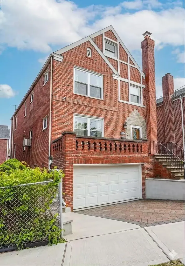 1194 Lydig Avenue Bronx NY 10461