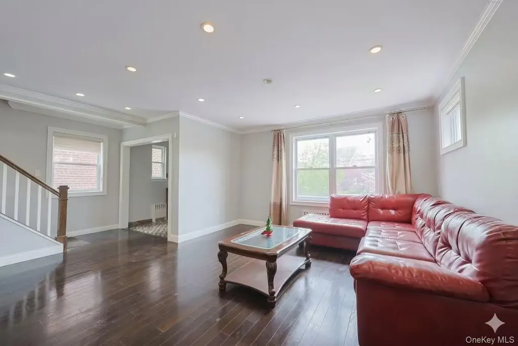 1194 Lydig Avenue Bronx NY 10461