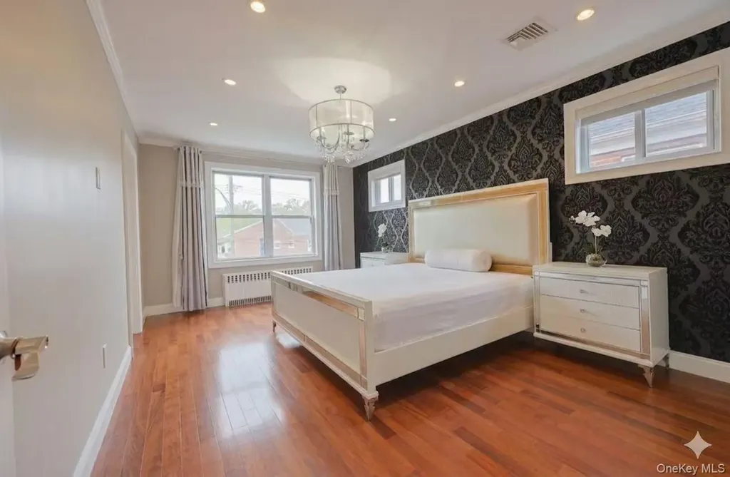 1194 Lydig Avenue Bronx NY 10461