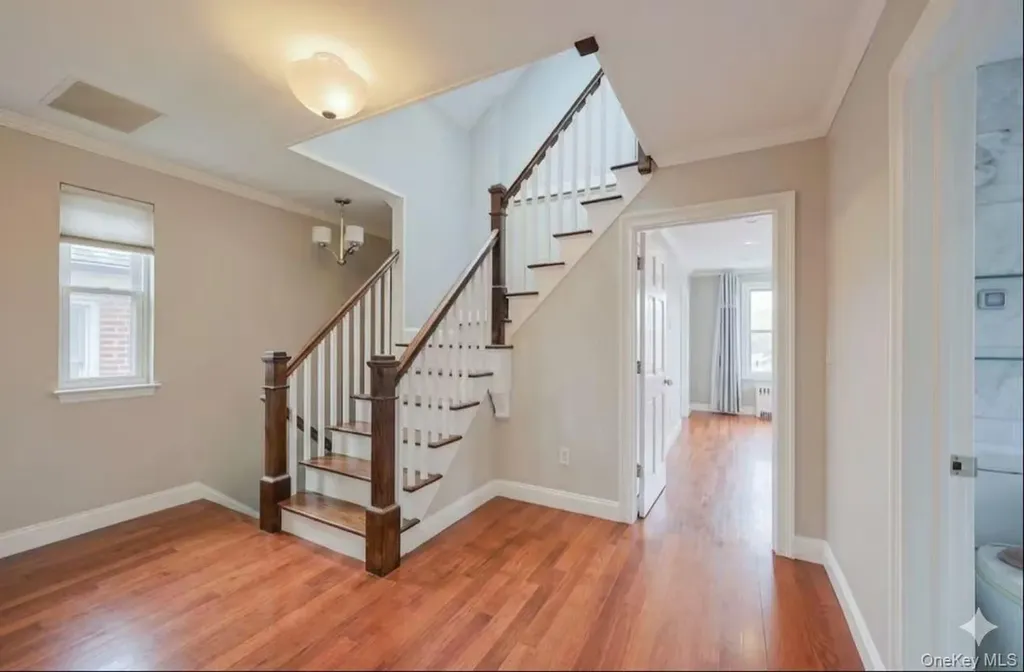 1194 Lydig Avenue Bronx NY 10461