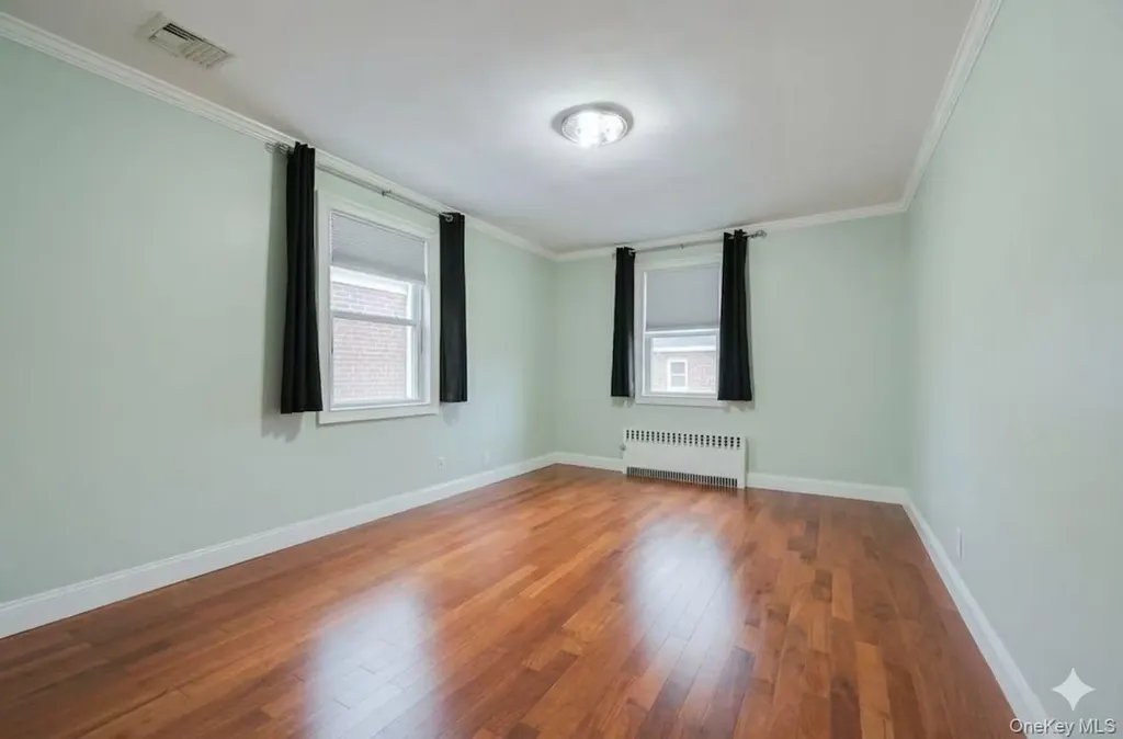 1194 Lydig Avenue Bronx NY 10461