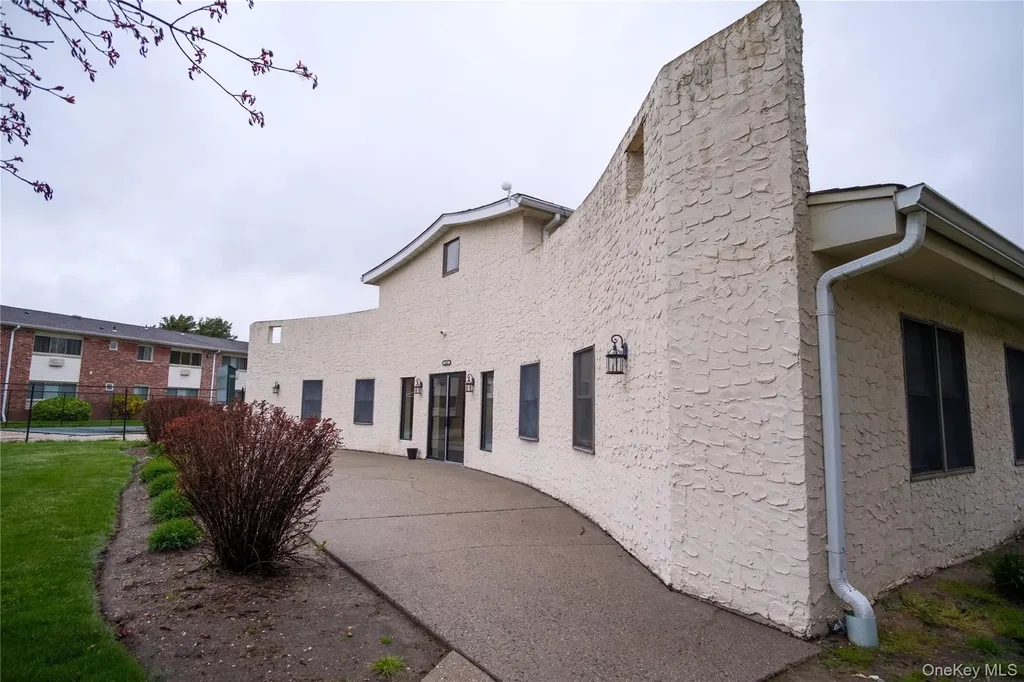 2453D Union Boulevard Islip NY 11751