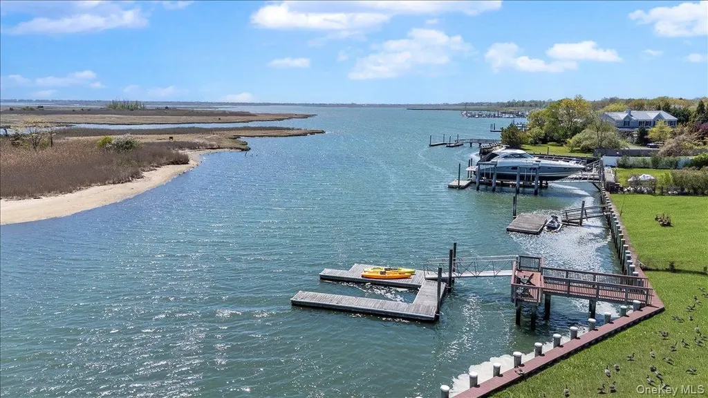 270 Dolphin Drive Hewlett Neck NY 11598