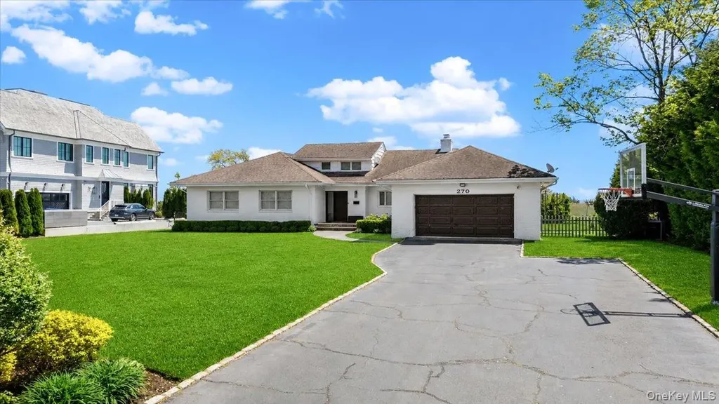 270 Dolphin Drive Hewlett Neck NY 11598