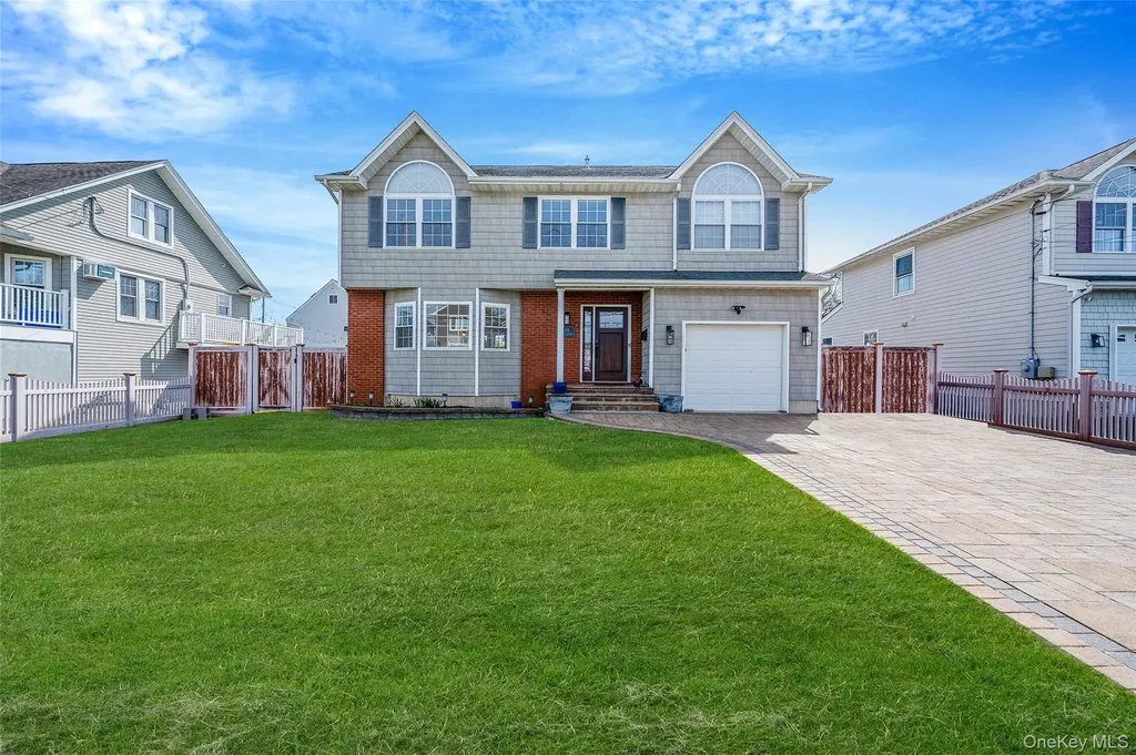 149 S Bay Avenue Freeport NY 11520