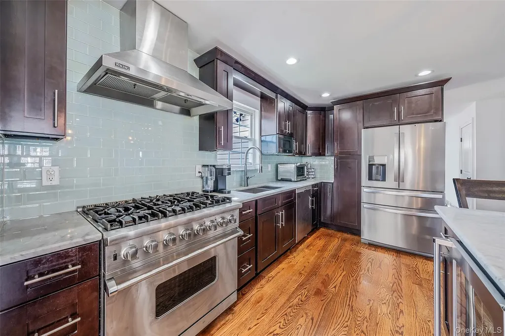 149 S Bay Avenue Freeport NY 11520
