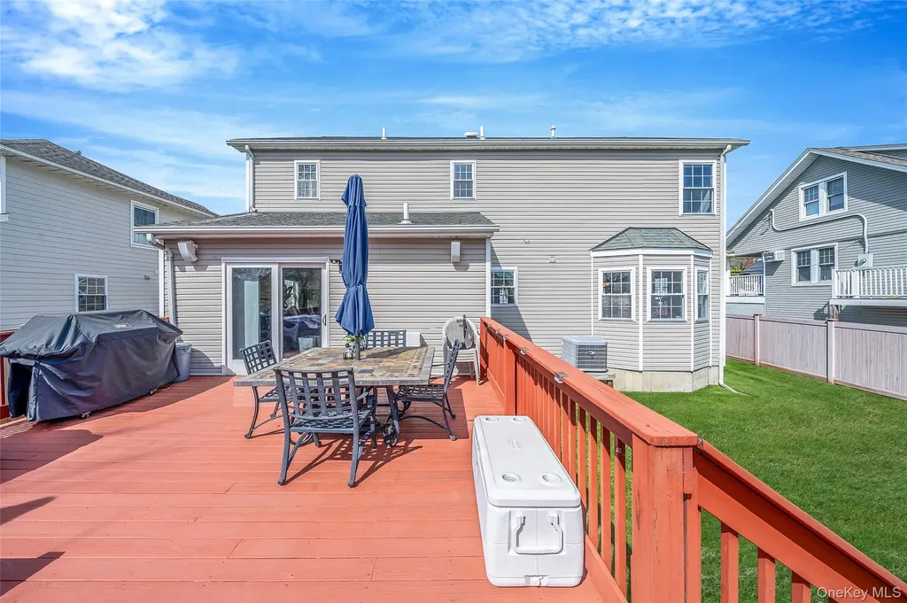 149 S Bay Avenue Freeport NY 11520