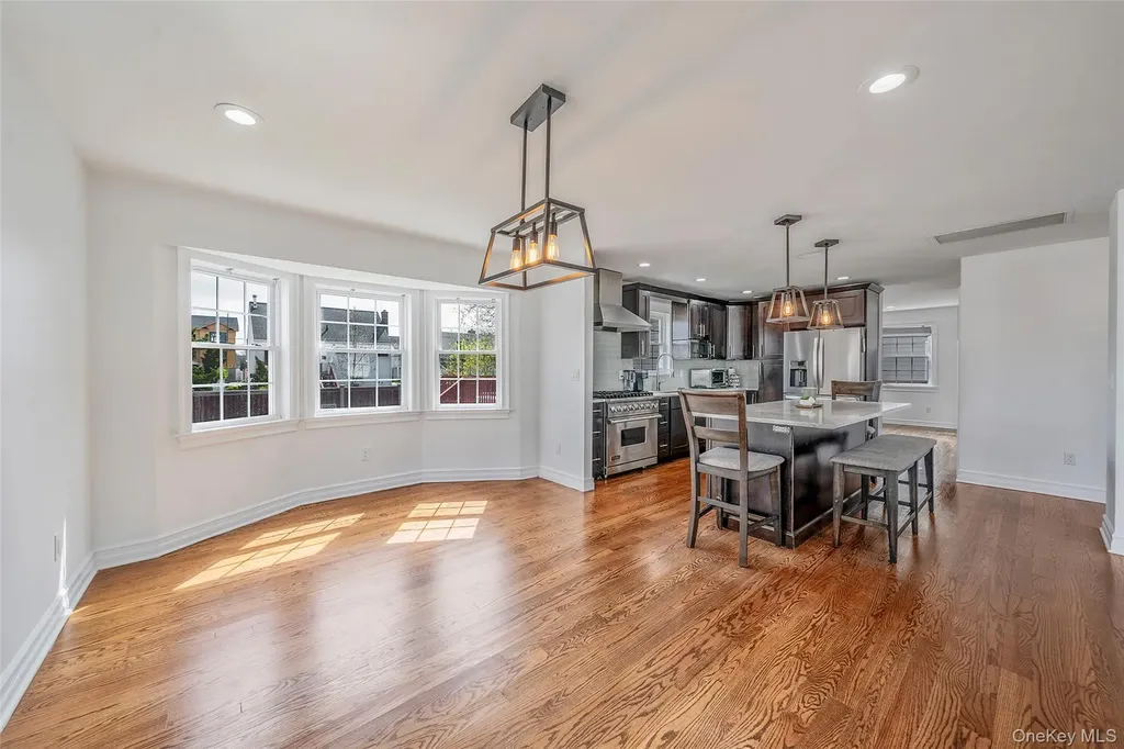 149 S Bay Avenue Freeport NY 11520