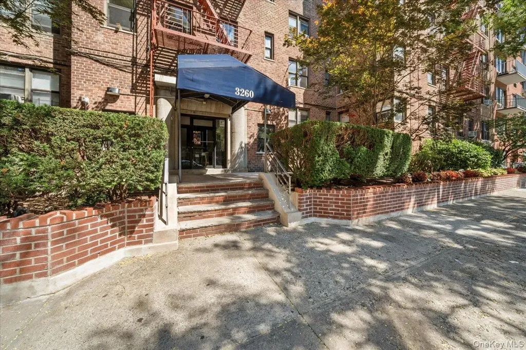 3260 Netherland Avenue Bronx NY 10463