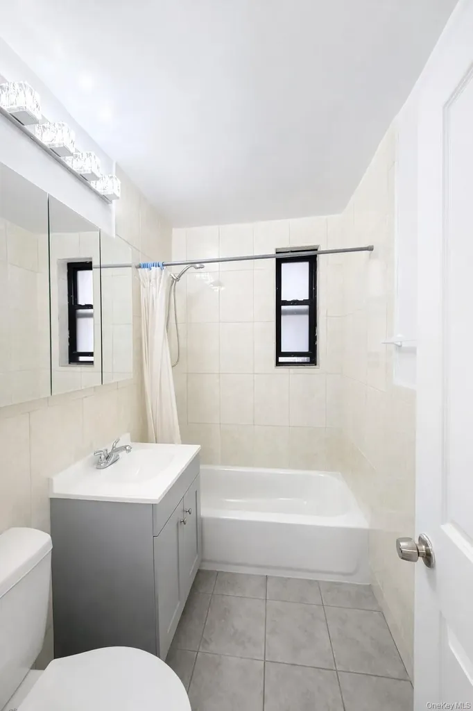 150-11 72 Road Flushing NY 11367