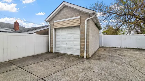 226-12 146th Avenue Springfield Gardens NY 11413
